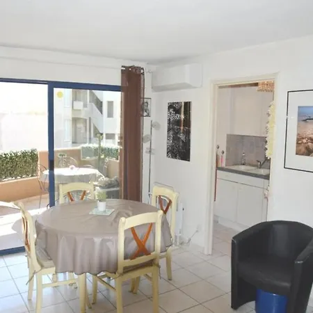 Appartement Joli 2 Pièces Climatisé Avec Terrasse