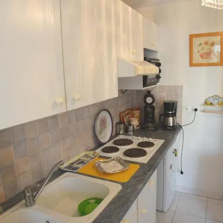 Joli 2 Pièces Climatisé Avec Terrasse Apartamento